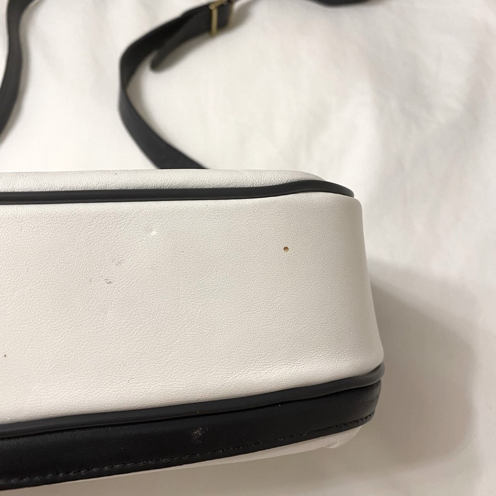 Etienne Aigner Leather Handbag - white with navy trim - Crossbody Bag - Picture 10 of 16